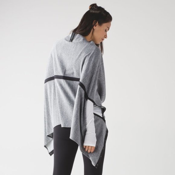 Lululemon Vinyasa Wrap Scarf snap button shawl - Picture 7 of 13